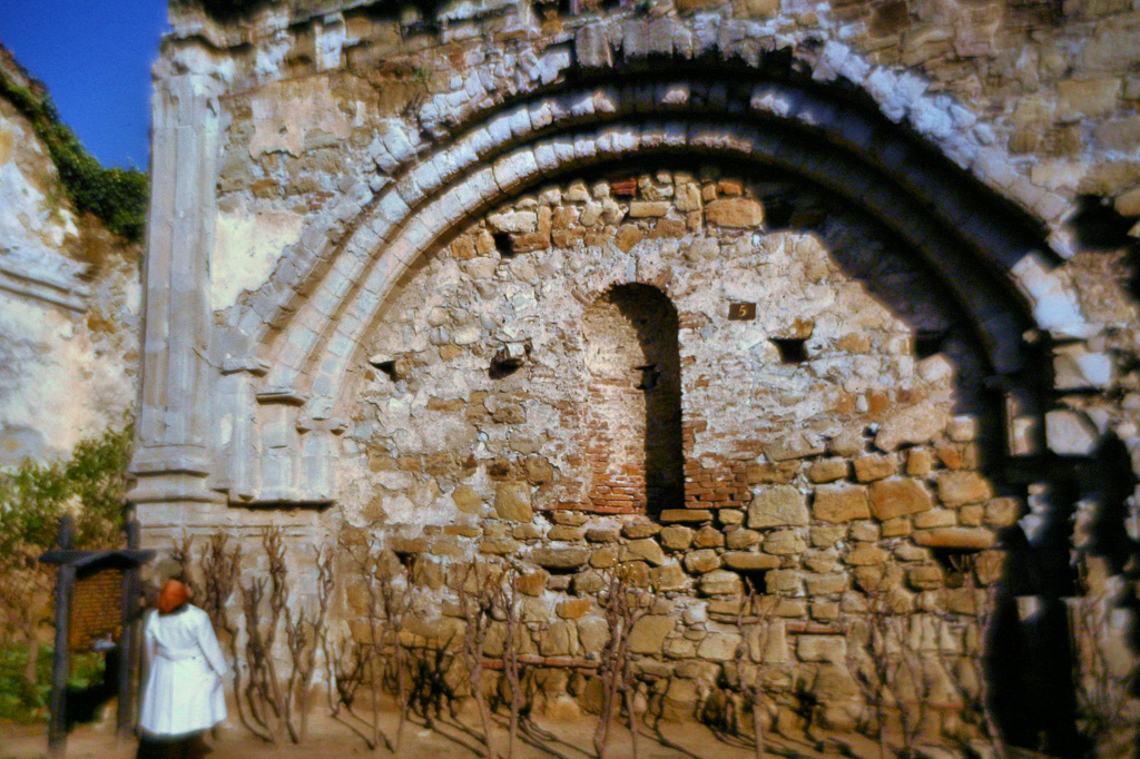 San-Juan-Capistrano-Ruins.jpg